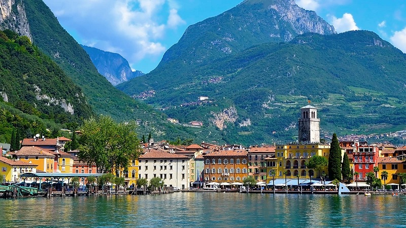 Vandring ved Gardasjøen med nydelig italiensk mat og drikke